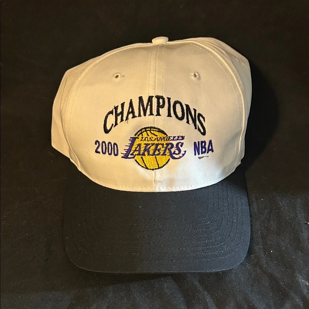 Los Angeles Lakers Champions Cap - White and Black